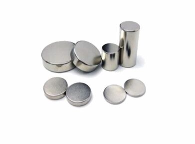 calidad Magnetos de disco de neodimio recubiertos de níquel que plantan un rendimiento magnético óptimo fábrica