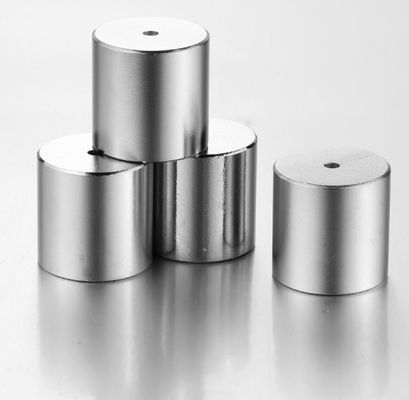 Small Hole Ndfeb Permanent Magnets , N42 N52 Cylinder Magnet